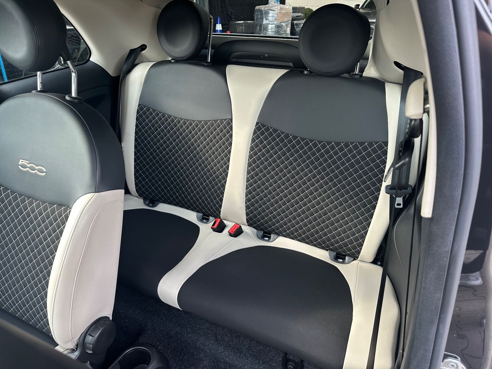 Fahrzeugabbildung Fiat 500C 1.0 GSE Mild-Hybrid Dolcevita CARPLAY