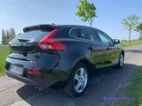 Volvo V40 D3 Momentum Momentum - Volvo V40 Gebrauchtwagen in Berlin
