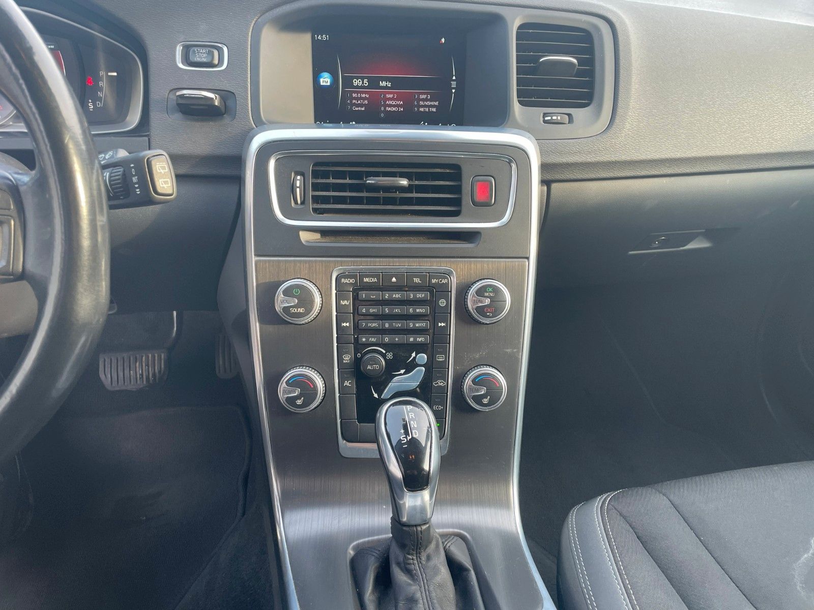 Fahrzeugabbildung Volvo V60 Kombi Momentum