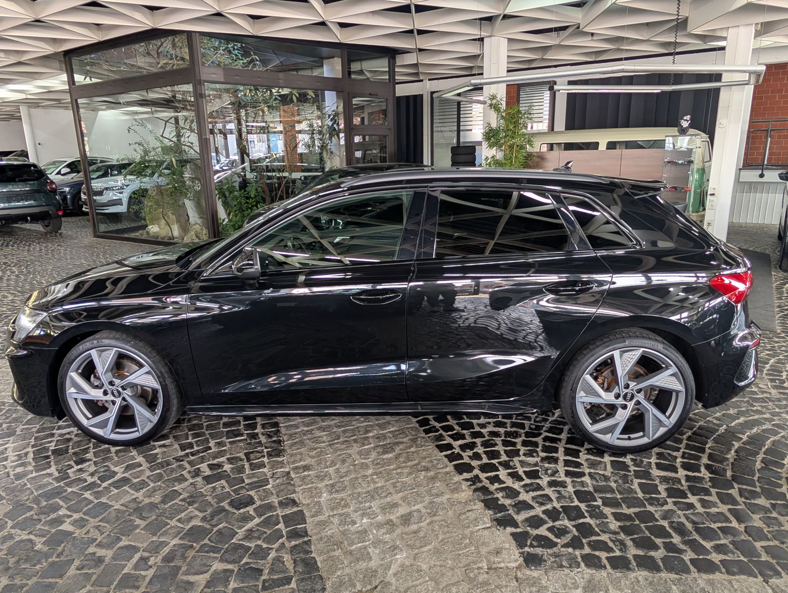 Fahrzeugabbildung Audi A3 40TDI quattro 3xS-line BLACK AHK ALCANTARA 19