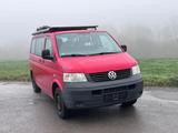 Volkswagen T5 Caravelle - rote Volkswagen T5 Caravelle