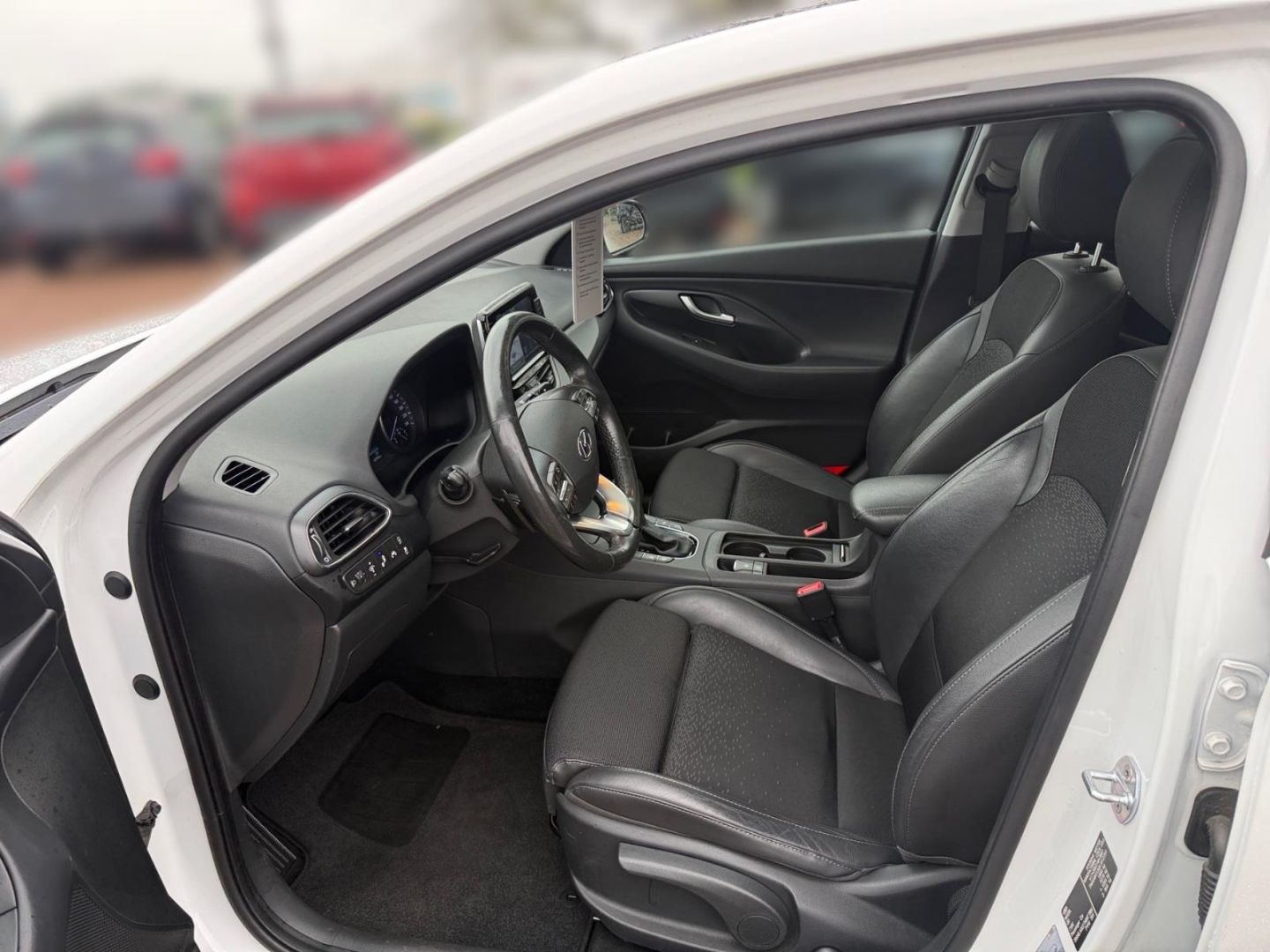 Fahrzeugabbildung Hyundai i30 1.4 T-GDI NEW FASTBACK PREMIUM+NAVI-P+LED+KL