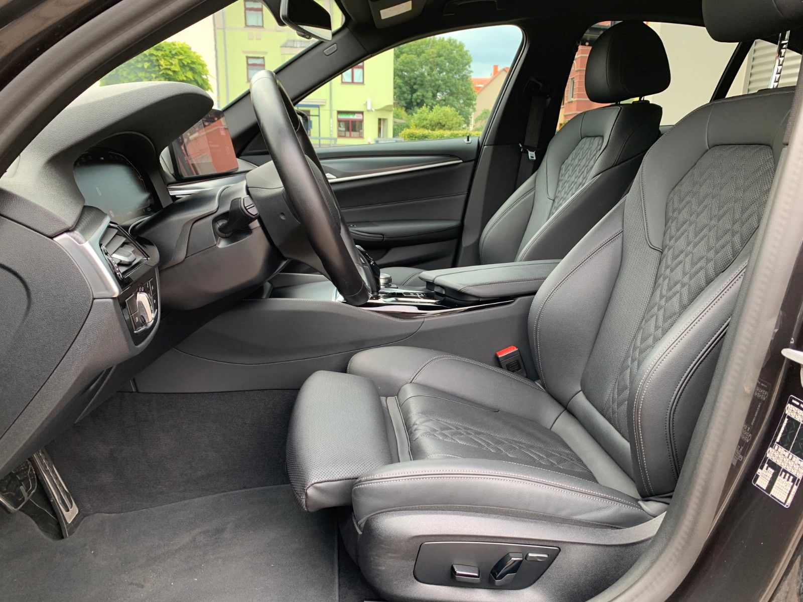 BMW 520i M-Sport Limousine LED+HiFi+DrivAssist+LEDER foto 9