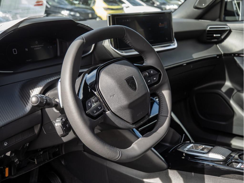 Peugeot 2008 1.2 Hybrid 110 Allure PDC SHZ KAMERA NAVI