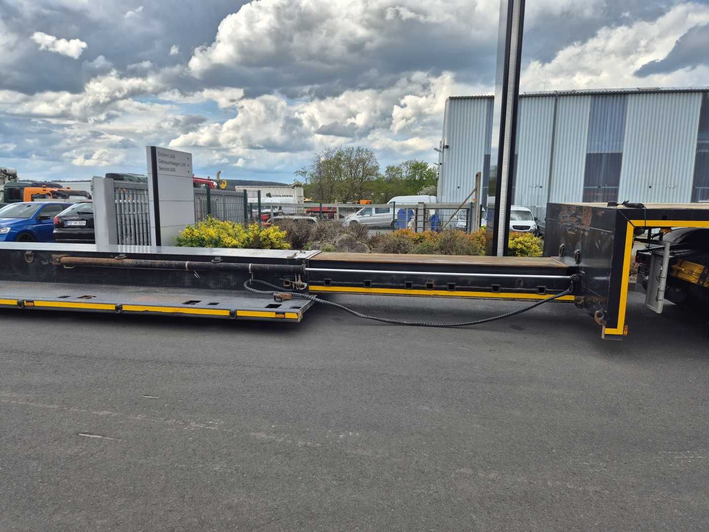 Fahrzeugabbildung LinTrailers S2A 14 LSDN Teleskopierbar BPW-Achsen 57.000km
