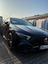 Mercedes-Benz A 250 4MATIC // 7G // AMG & NIGHT PAKET // 