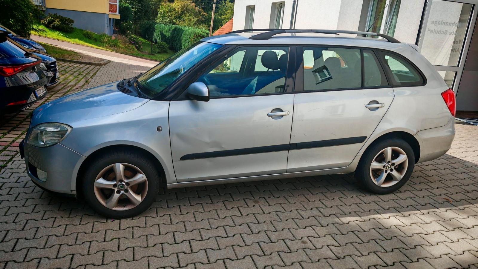 Skoda Fabia 2009 — rear view