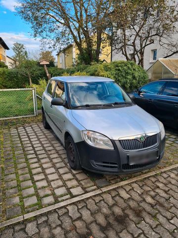 Skoda Fabia 1.2 Benzin  Bj : 2009 Kein TÜV