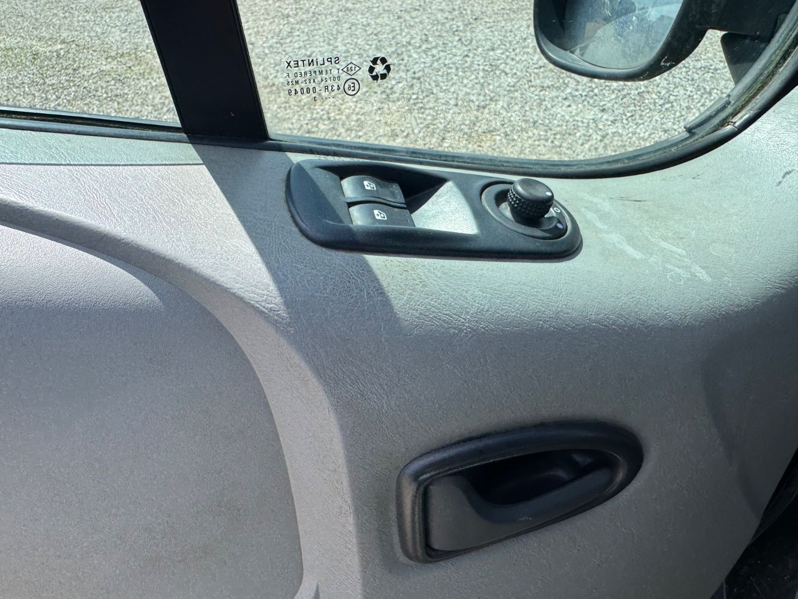 Fahrzeugabbildung Renault TRAFIC 2.0 DCI 115
