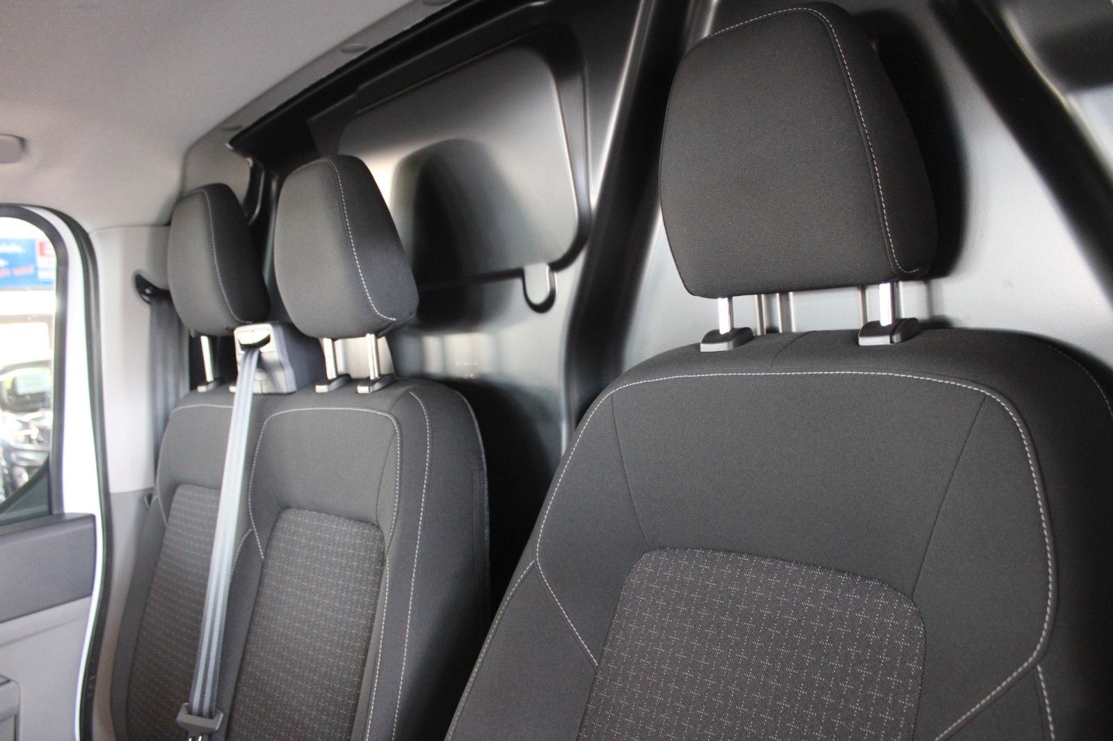 Fahrzeugabbildung Ford Transit Custom L1 TREND LED TechnologiePak2