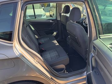 Volkswagen Golf - 8