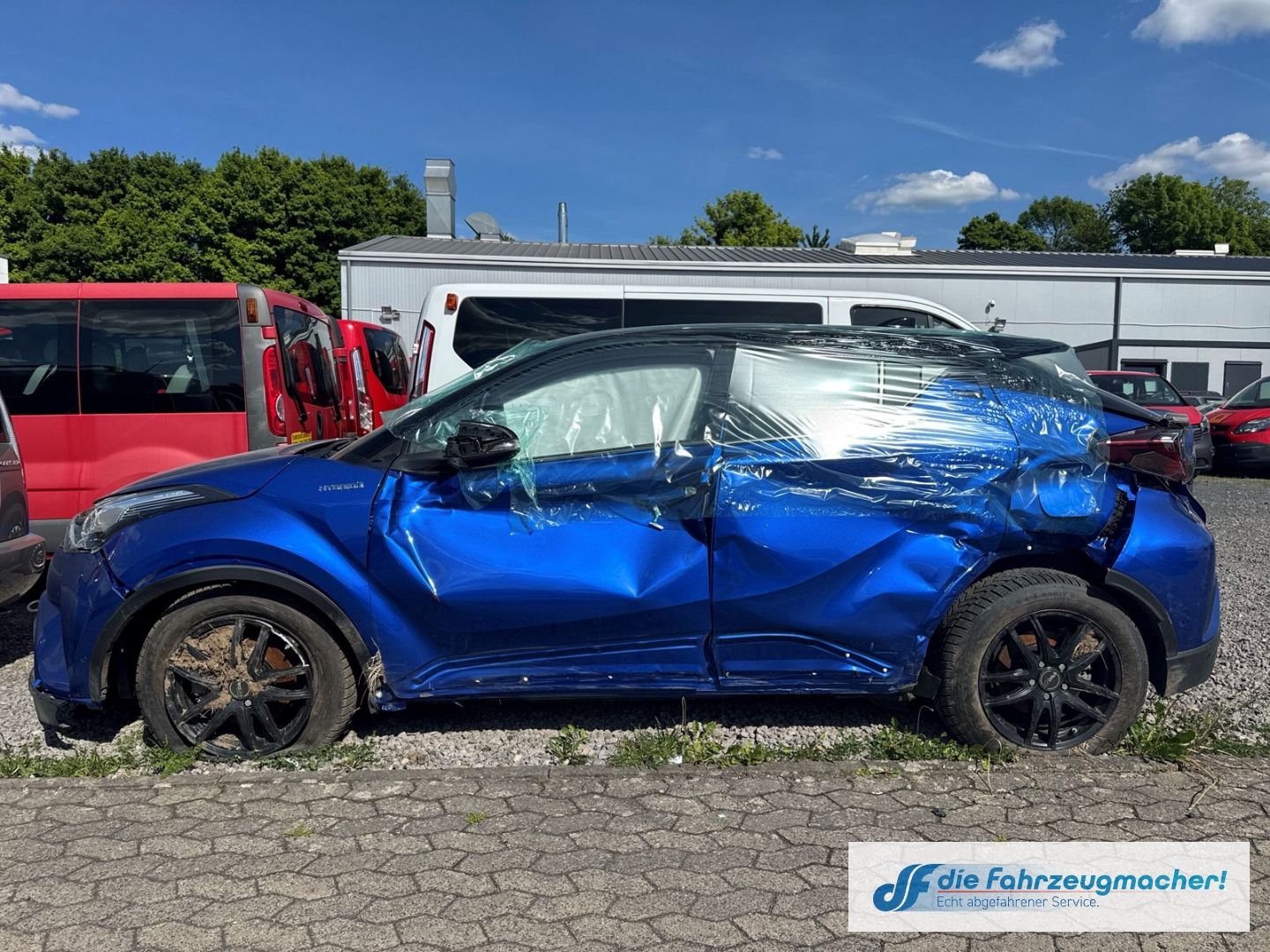Fahrzeugabbildung Toyota C-HR Hybrid Style Selection 1.8 EU6d-T *TOTALSCH