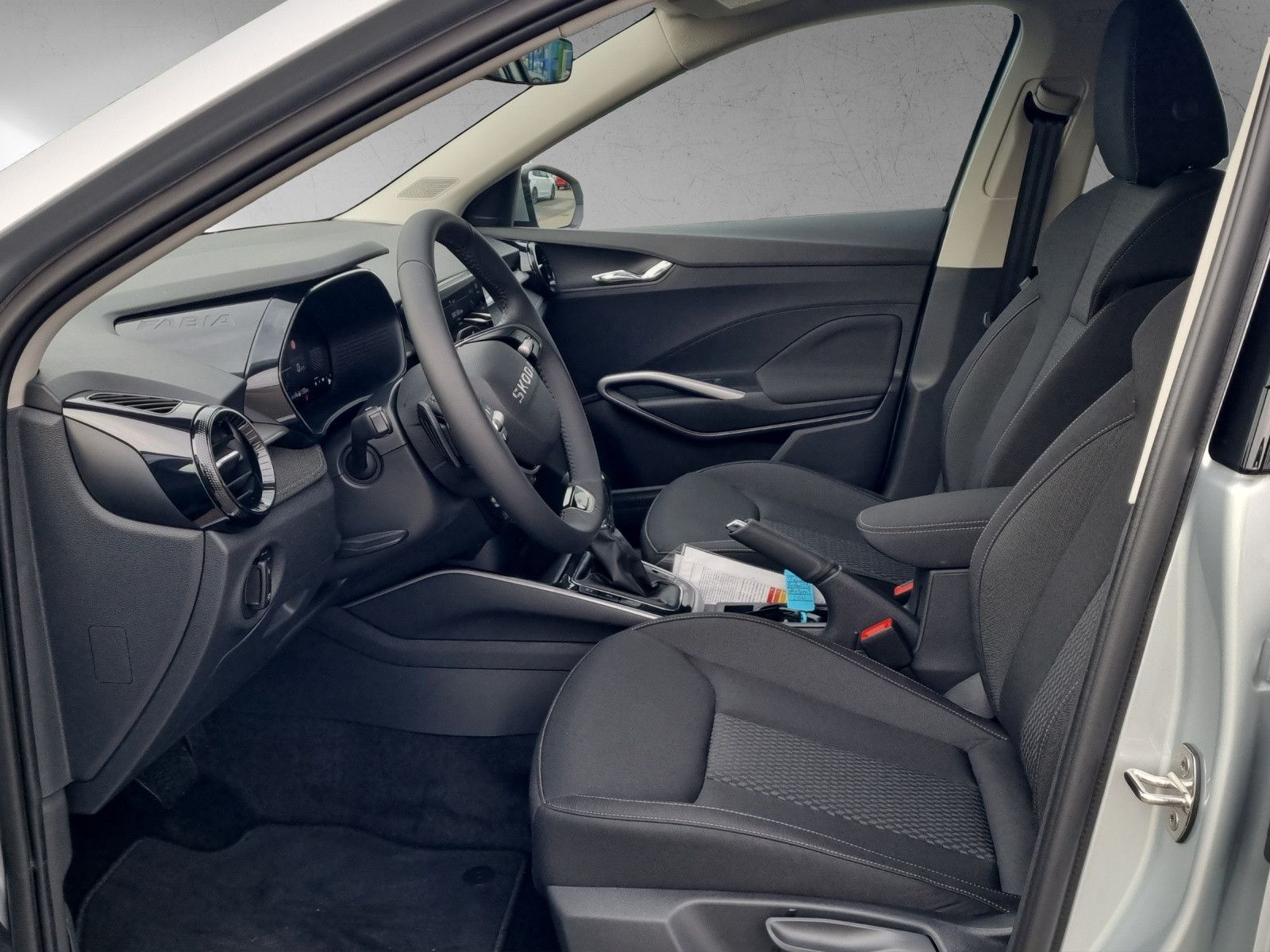Fahrzeugabbildung SKODA Fabia Tour 1,0 TSI 85KW/115PS Ladeboden Lodge