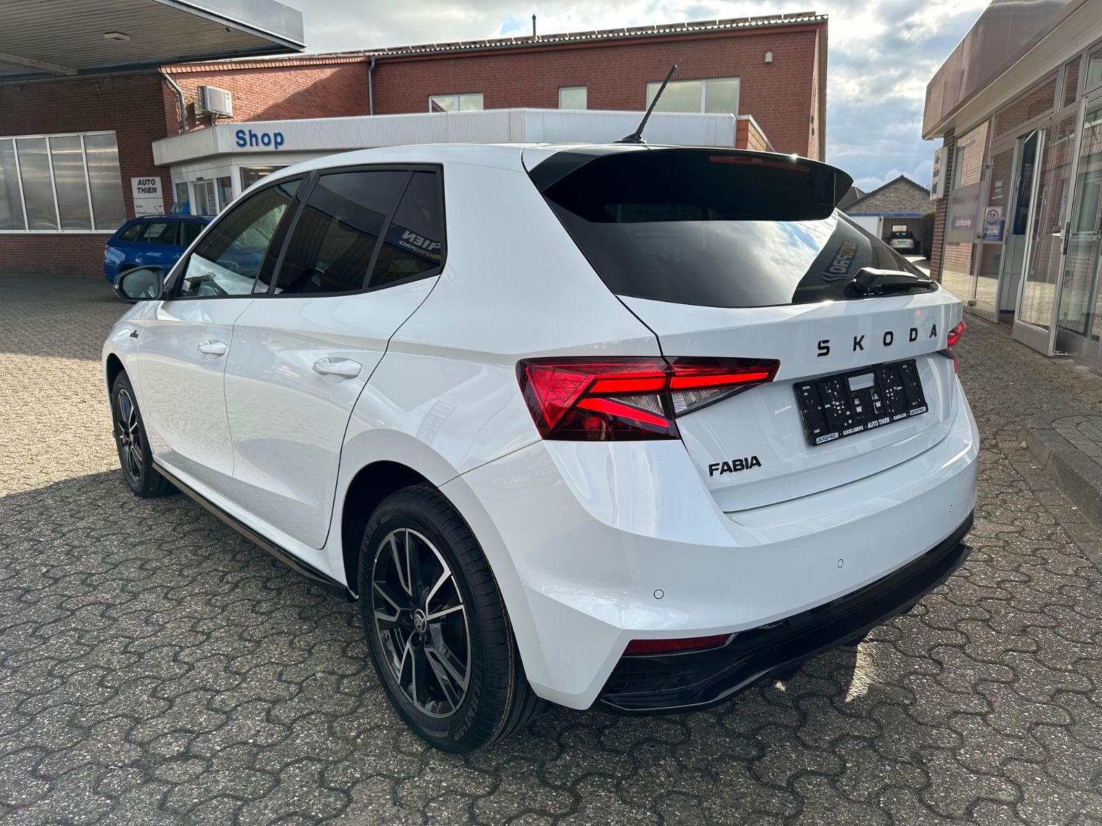Fahrzeugabbildung SKODA Fabia Monte Carlo 1.0 TSI GRA/SZHZG/Einparkh/16"