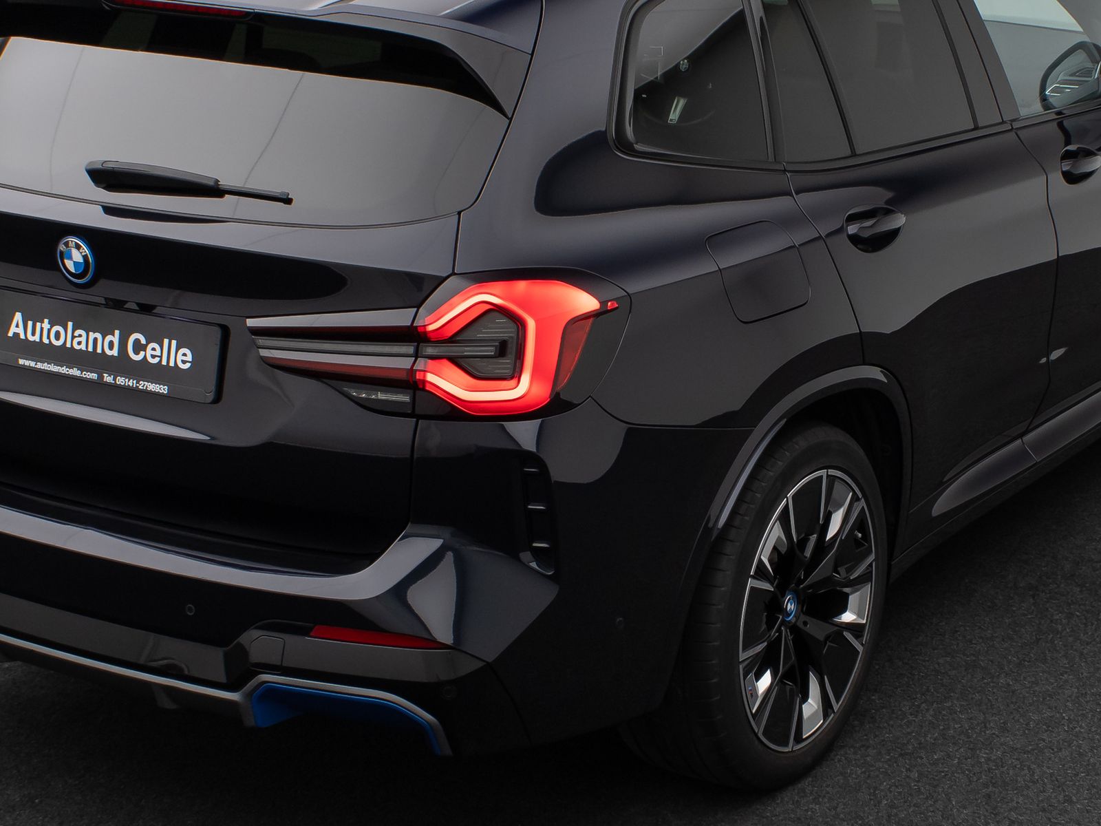 Fahrzeugabbildung BMW iX3 Impressive M Sport Panorama 360°HUD DAB H/K