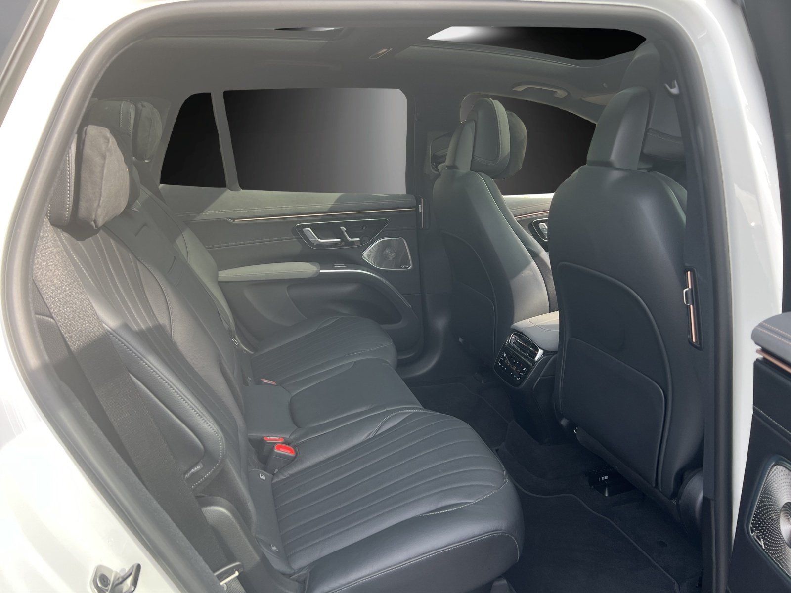 Fahrzeugabbildung Mercedes-Benz EQS 450 4M SUV AMG DISTRO Sitzkl HYPER HAL 360°