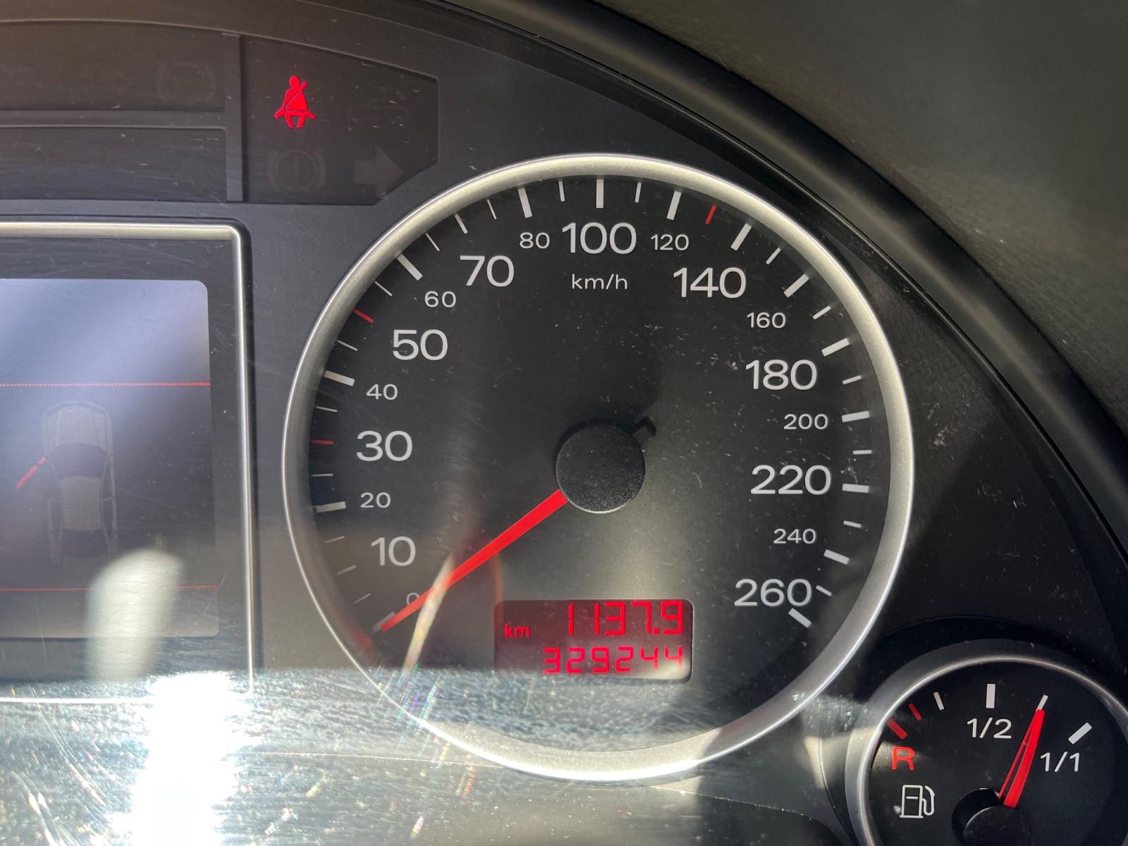 Audi A4 2006 — photo 6