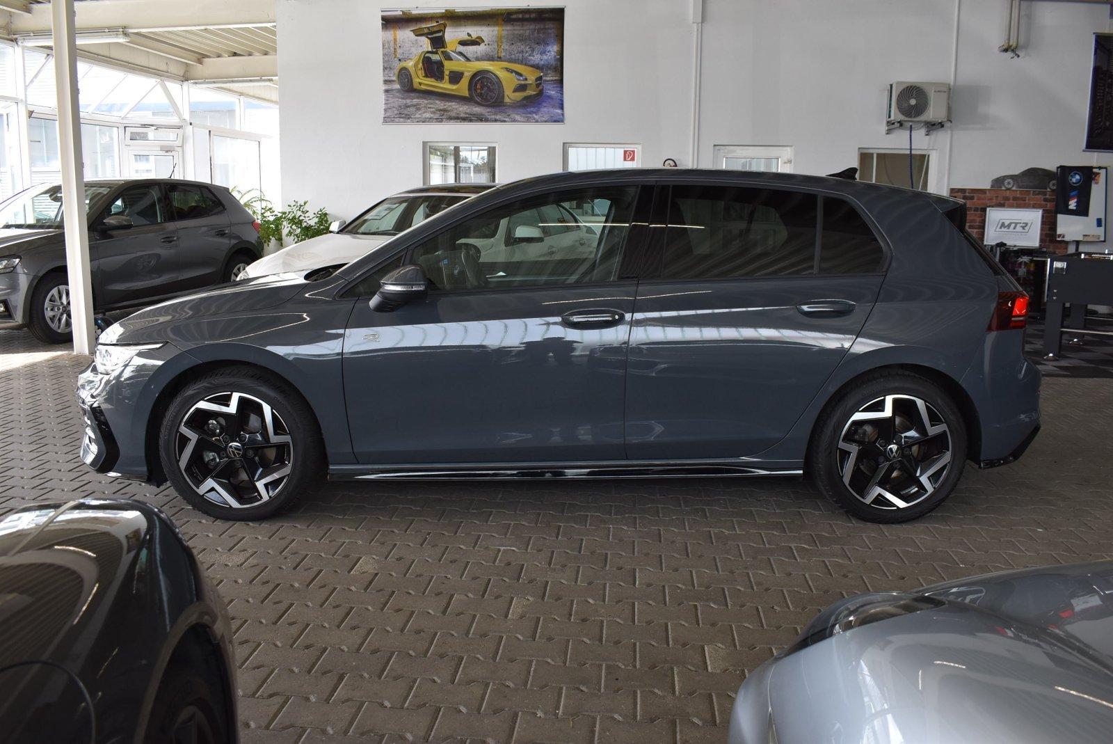 Volkswagen Golf VIII 1.5 eTSI R-Line APP LED Winterpaket, миниатюра 3