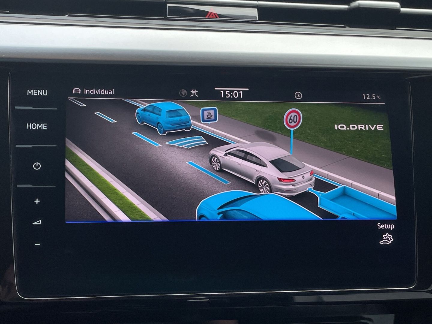 Arteon 2.0TSI DSG 4Motion R-Line Pano/AHK/Kamera
