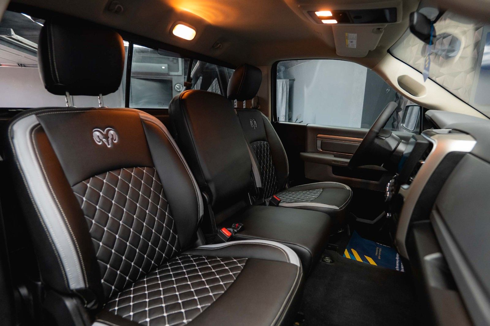 Fahrzeugabbildung Dodge RAM 5.7 V8 HEMI 4x4 SingleCab MAXI LONGBED *LED*
