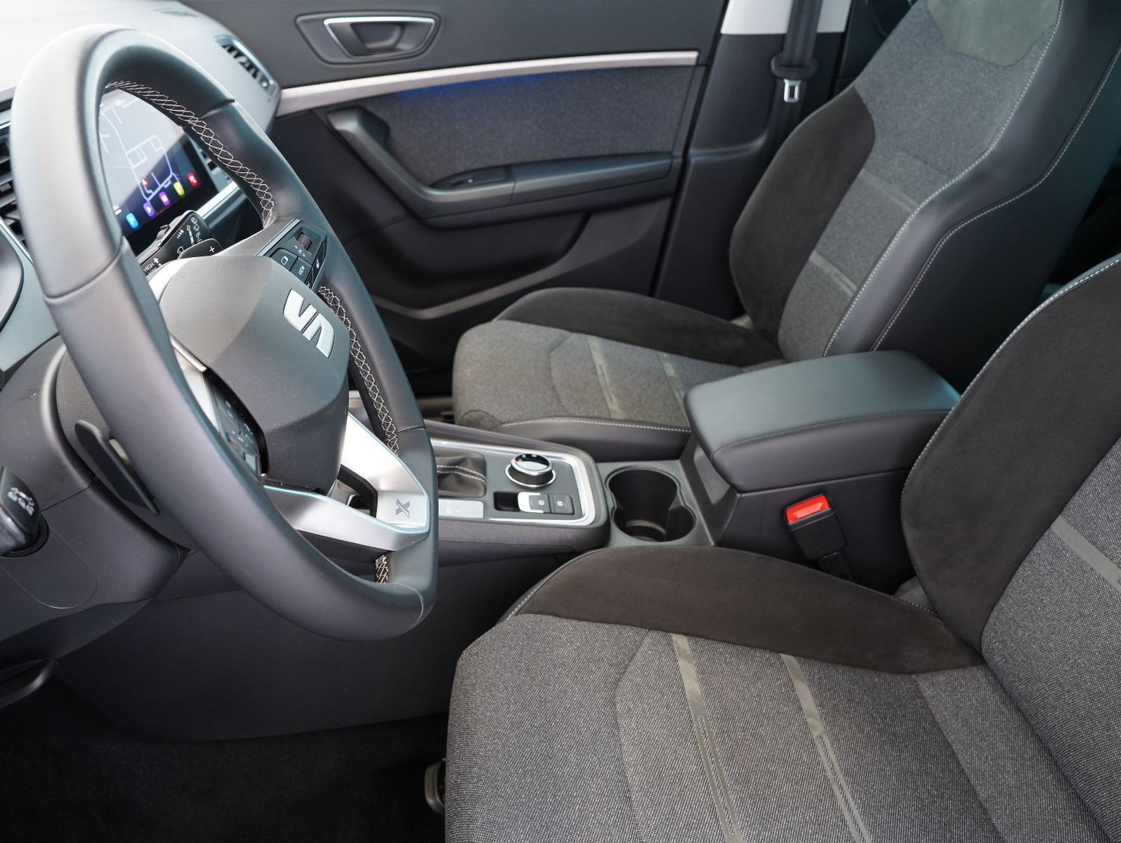 Fahrzeugabbildung SEAT Ateca 1.5 TSI ACT Xperience LED/NAVI/ACC/AHK