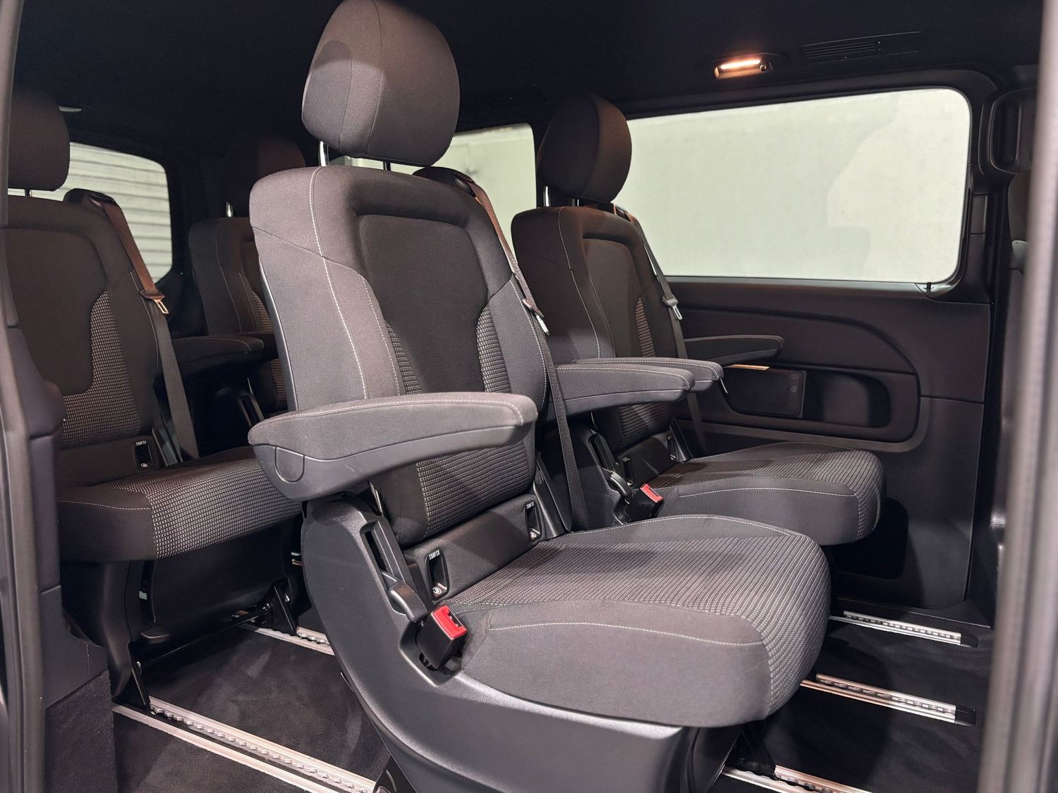 Fahrzeugabbildung Mercedes-Benz V 300 d 4M lang AMG #LED#Kamera#Burmester#Night#