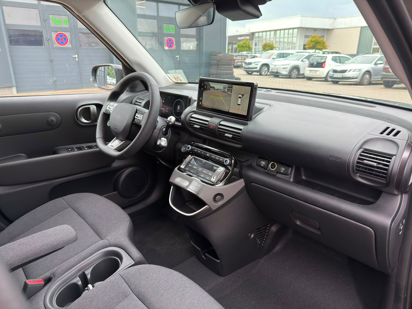 Fahrzeugabbildung Hyundai INSTER Trend 85kW *RW370KM*Totwinkel*ACC*360°