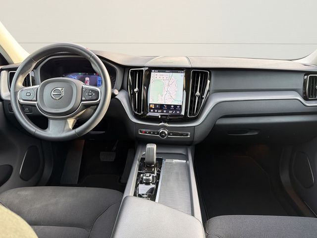 Volvo XC60 Momentum Pro 2WD