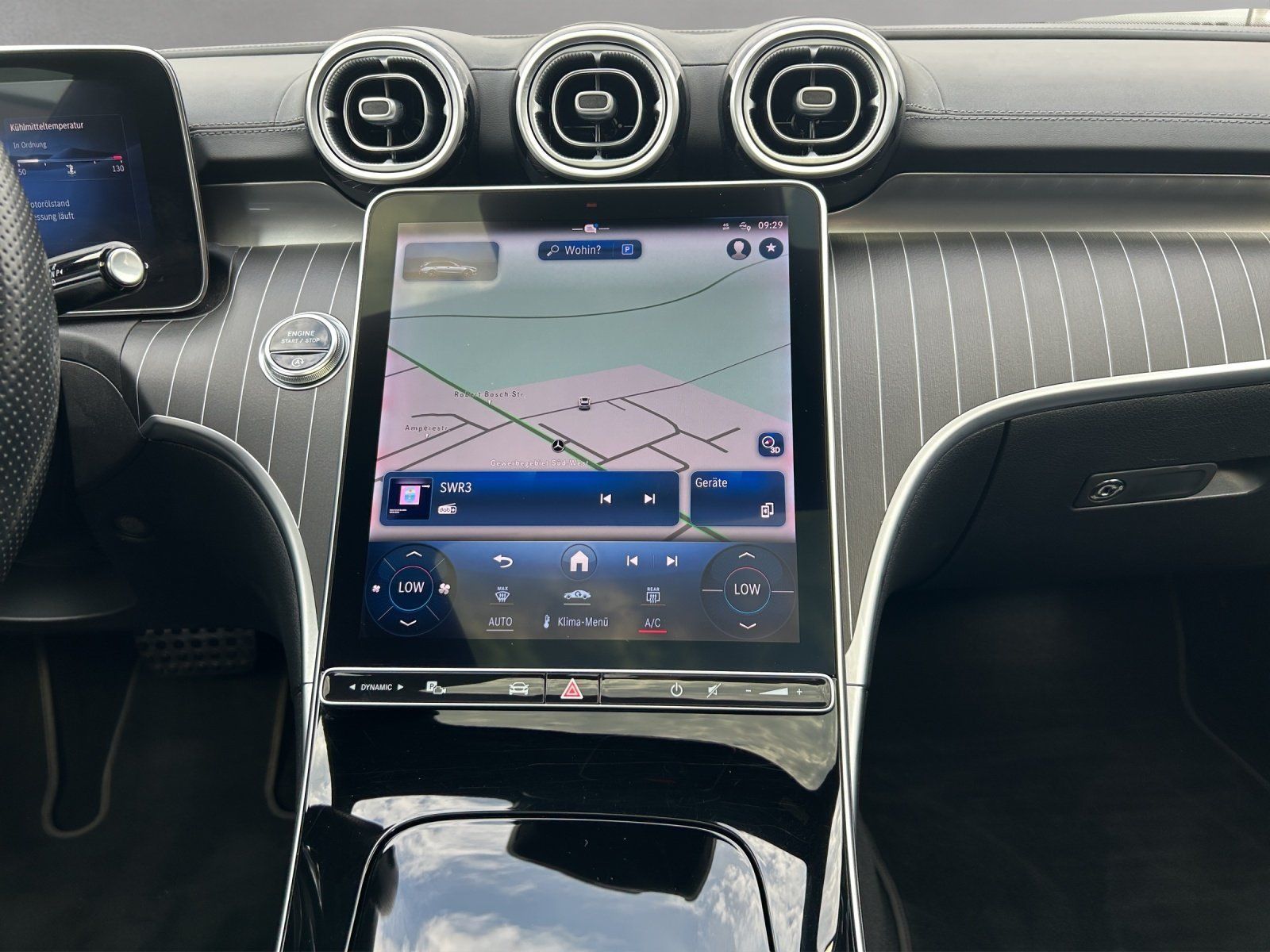 Fahrzeugabbildung Mercedes-Benz C300d T AMG Pano DISTRO DigiLED Busines AHK Memo
