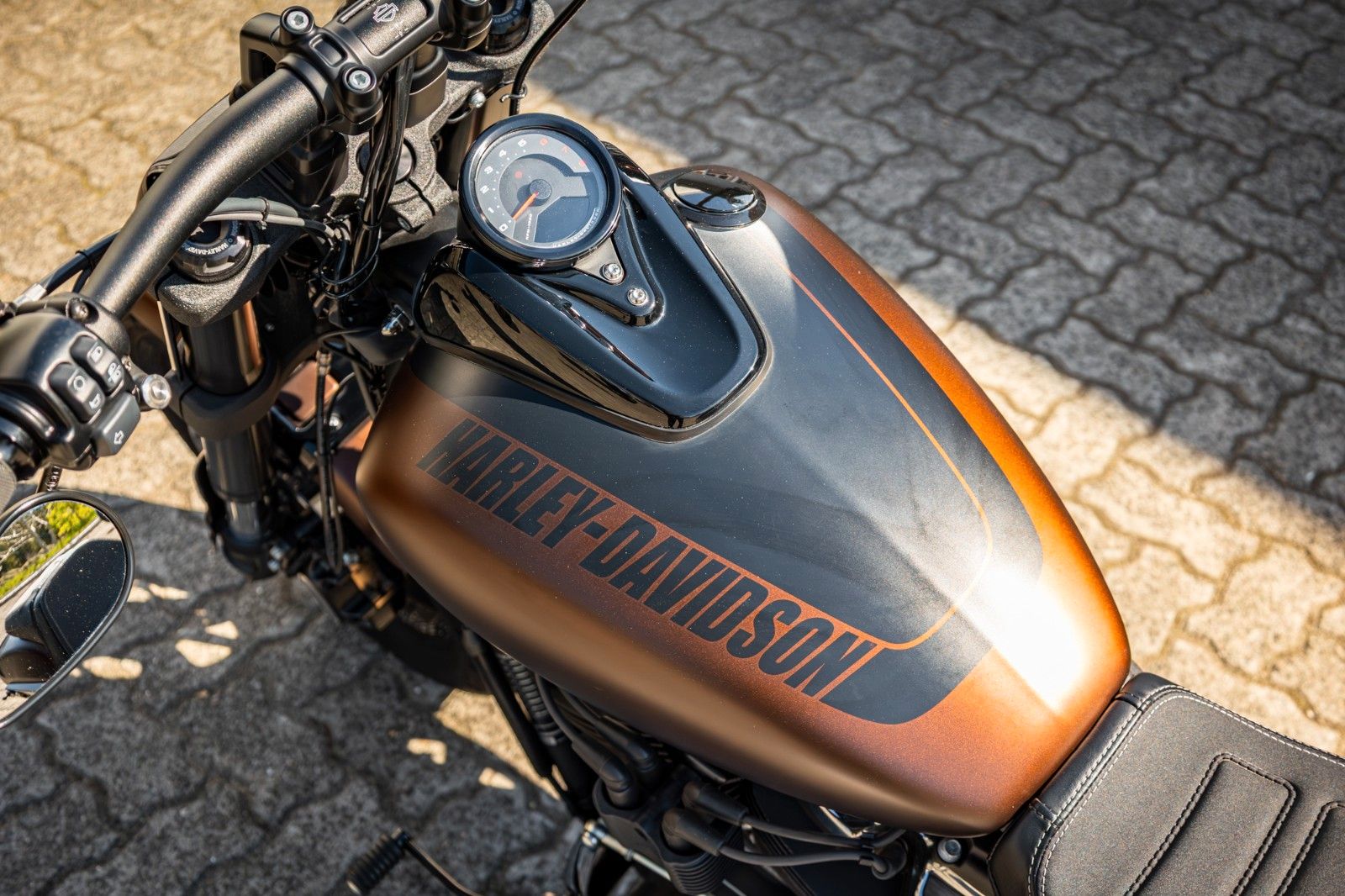 Fahrzeugabbildung Harley-Davidson FXFBS FAT BOB 114 CUI SOFTAIL - Penzl -