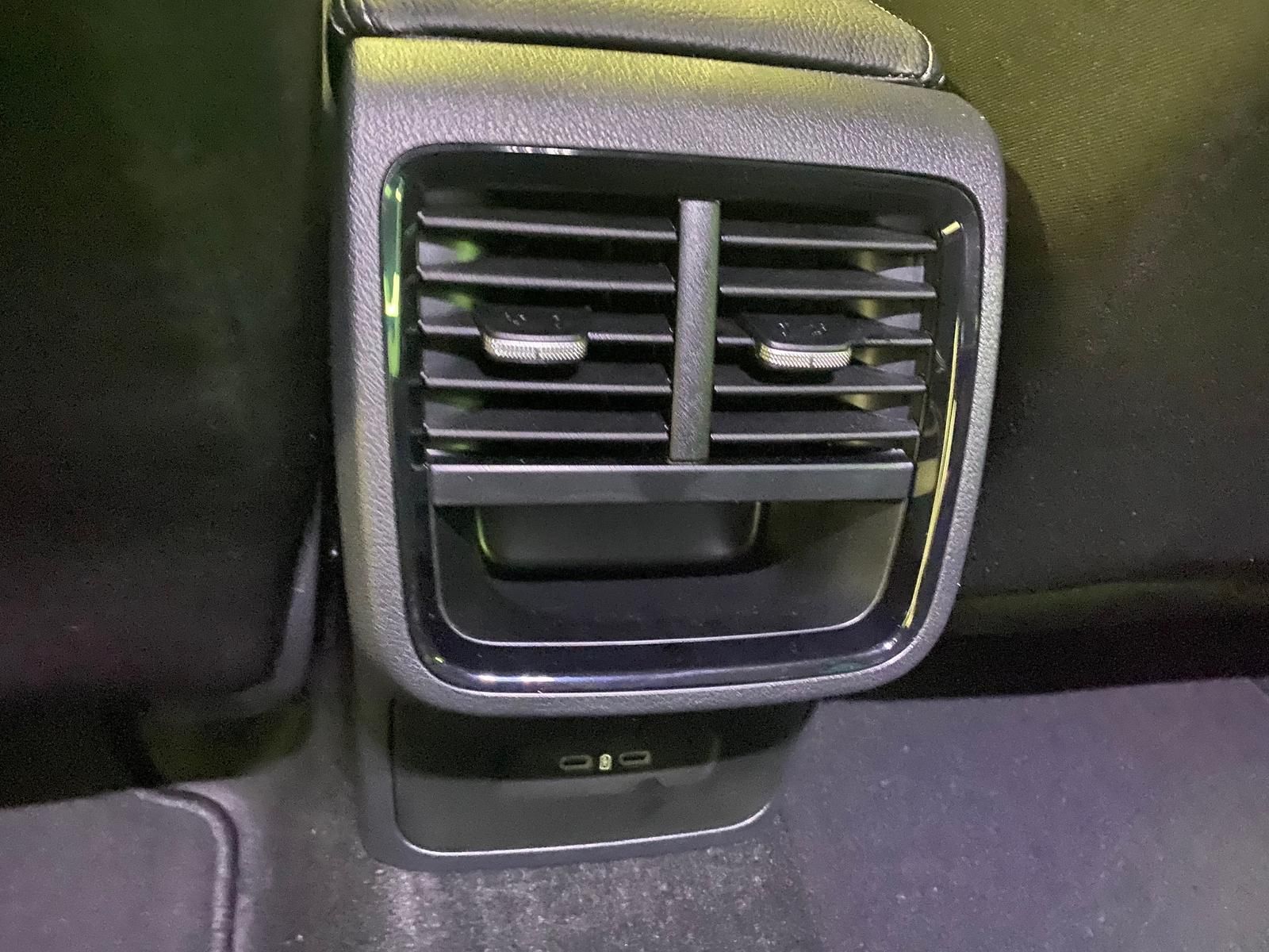 Fahrzeugabbildung SKODA Octavia 2.0 TDI DSG Selection AHK+5J GAR+APP+ACC