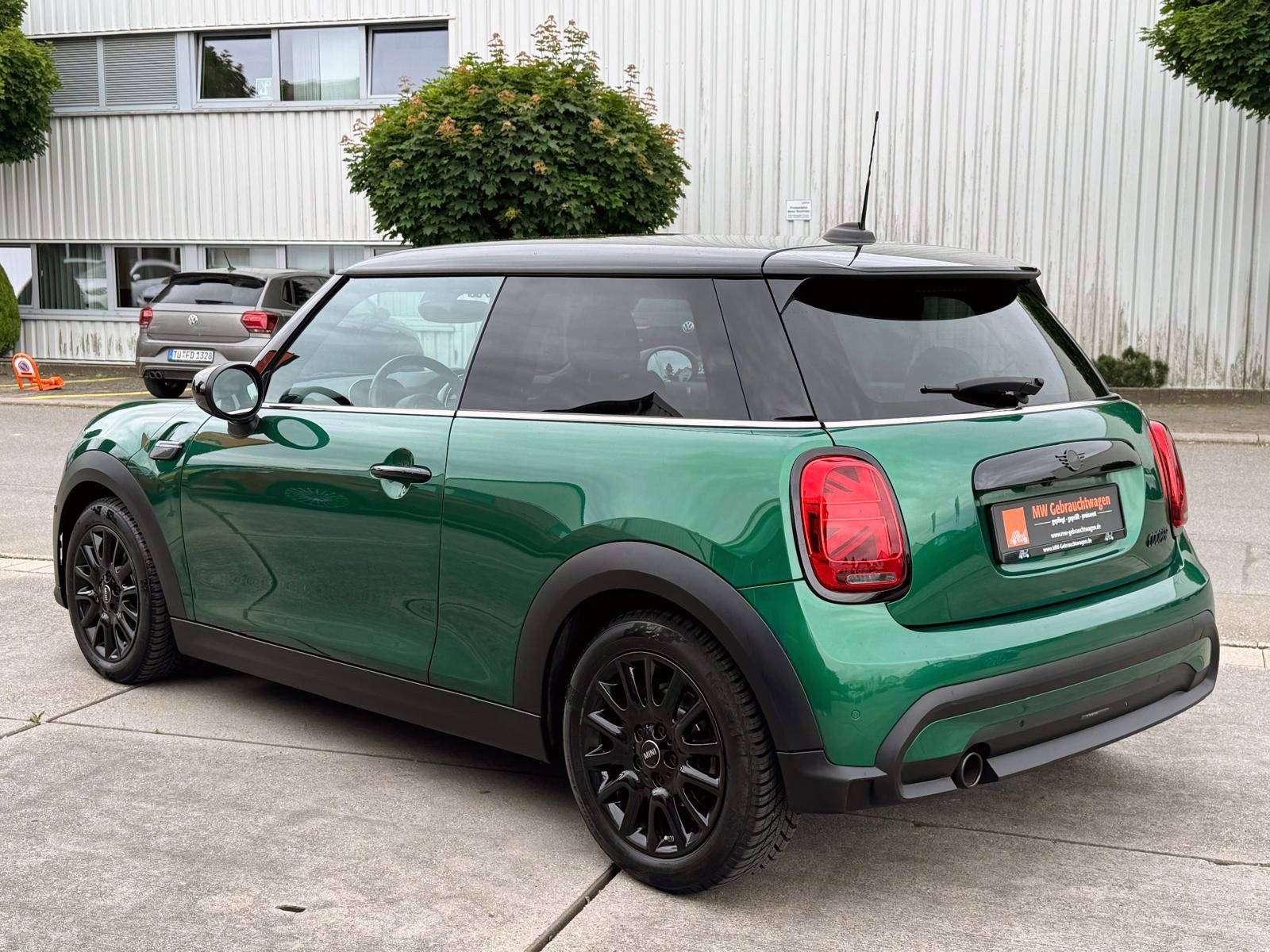 Fahrzeugabbildung MINI COOPER 3-trg. Classic-Trim LED KAM PDC CarPlay