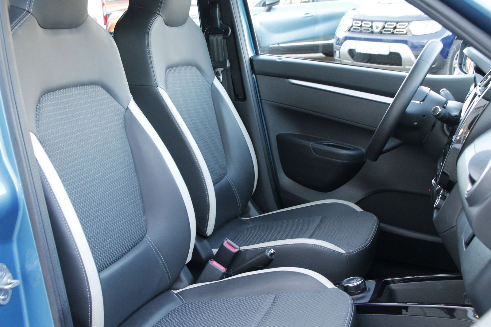 Fahrzeugabbildung Dacia Spring Essential