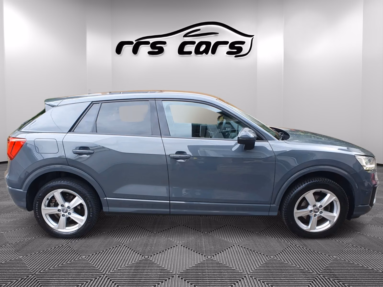 Audi Q2 35 TFSI sport***AHK*LED*Navi*Keyless***