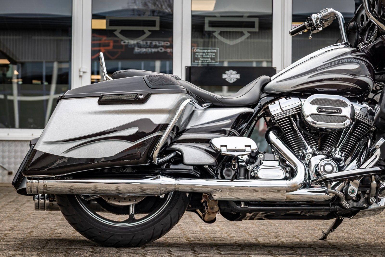 Fahrzeugabbildung Harley-Davidson CVO STREET GLIDE 110 FLHXSE - KESSTECH