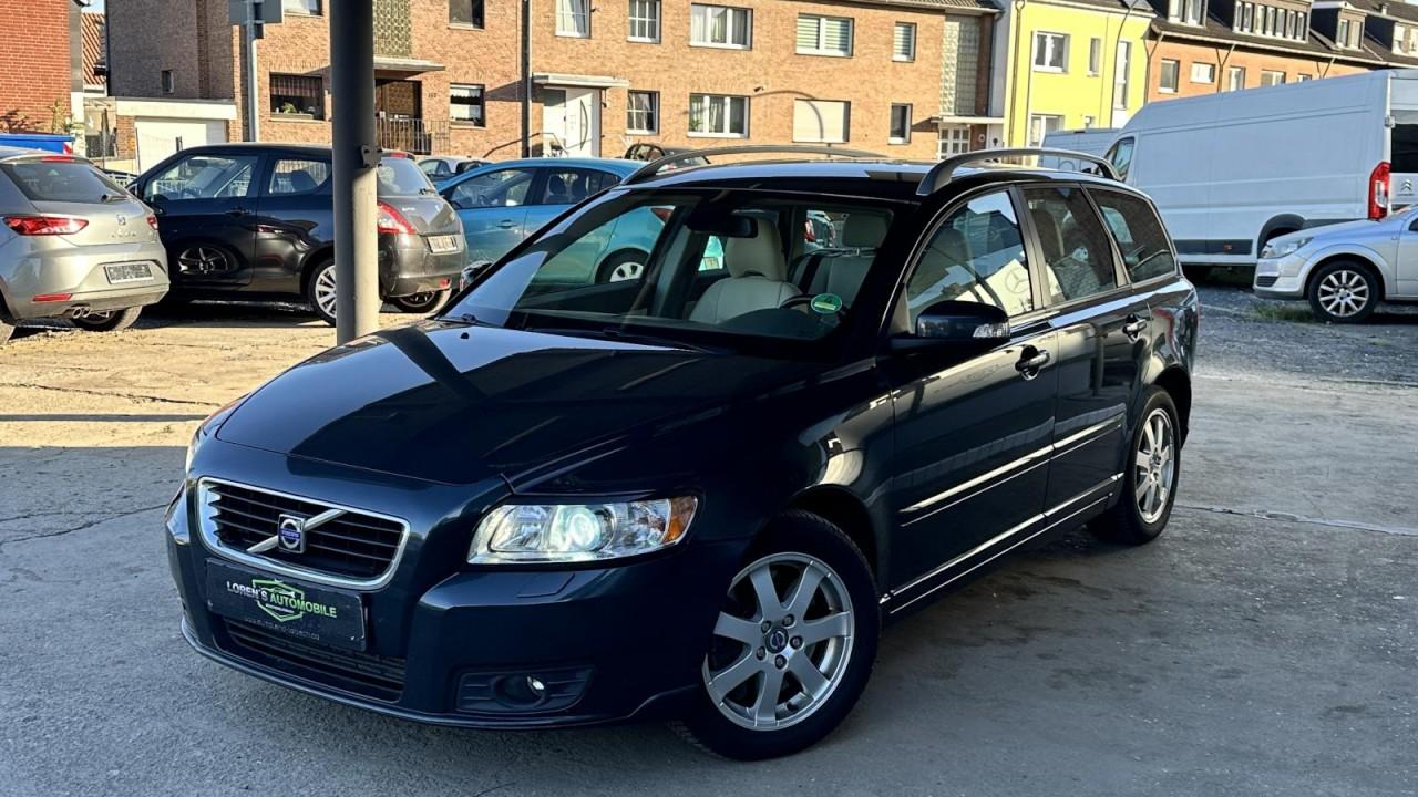 Volvo V50 Kombi 2.0D*Automatik*Bi-Xenon*Leder*Navi*Shz
