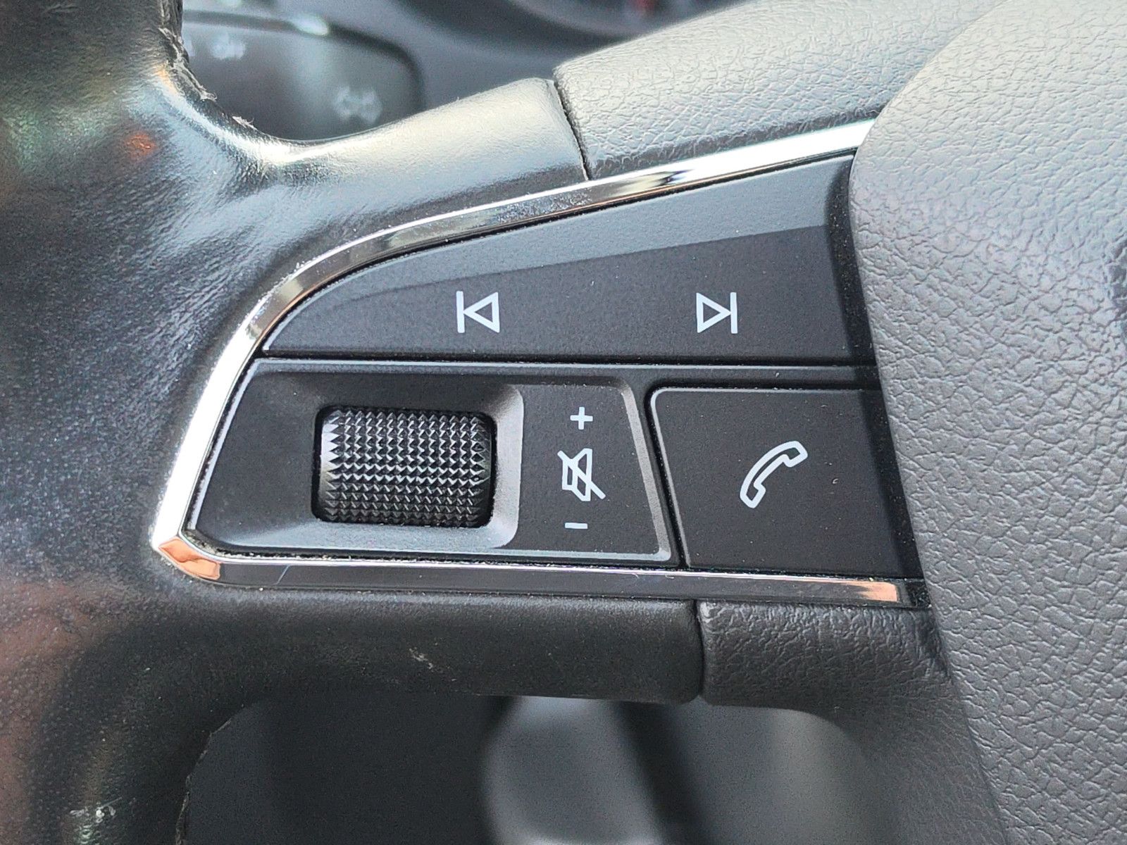 Fahrzeugabbildung SEAT Toledo Style TÜV SERVICE NEU