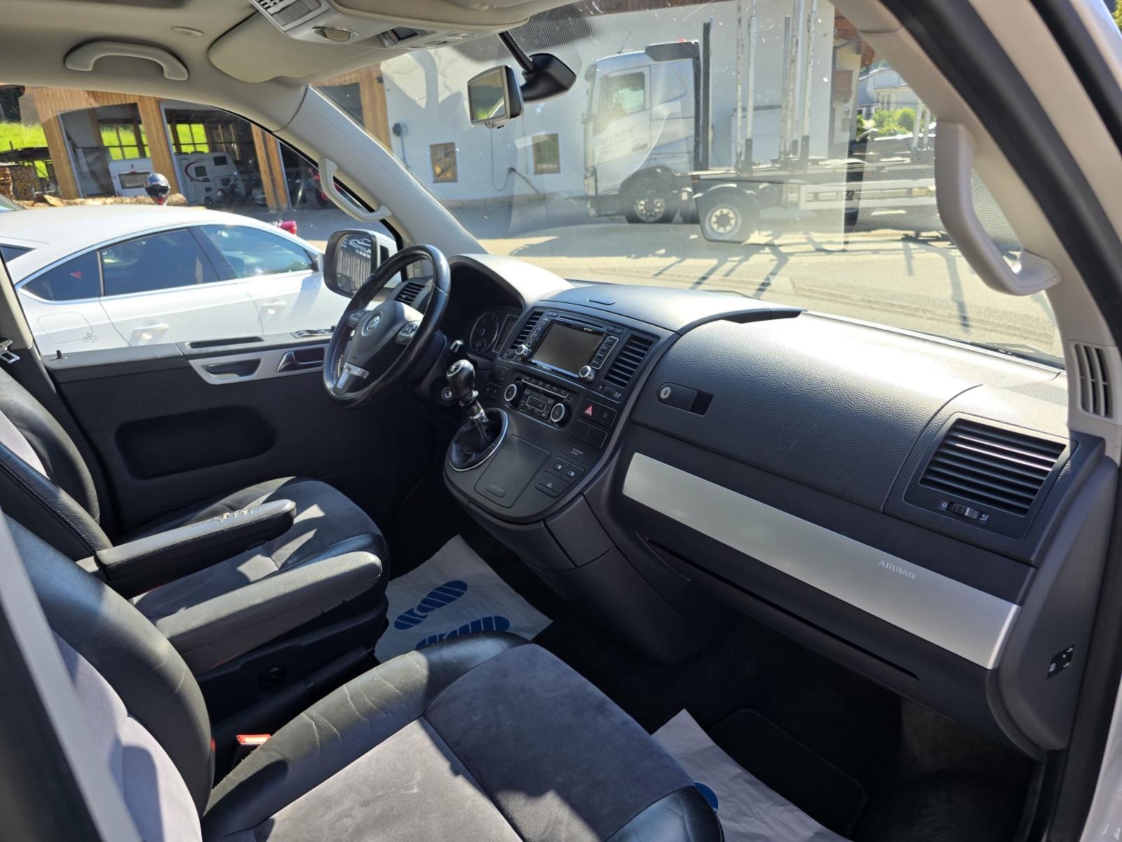 Volkswagen T5 Transporter Bus Multivan Edition 25