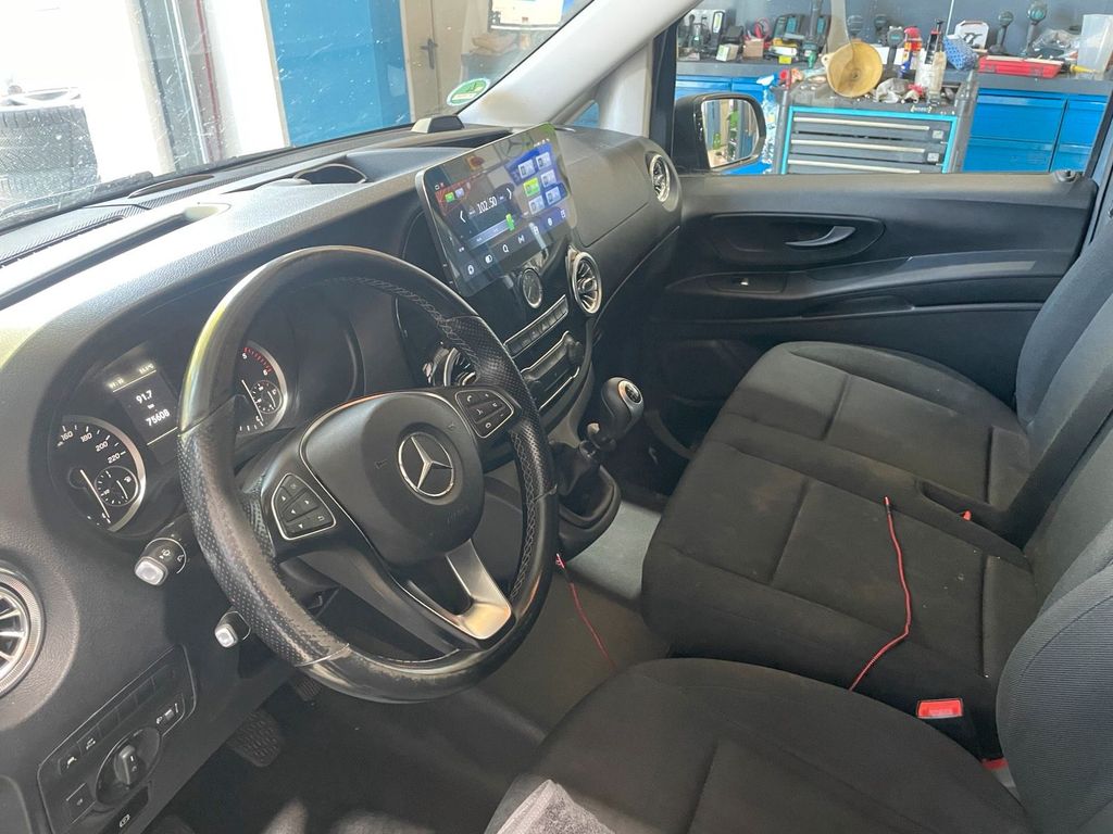 Image of Mercedes-Benz Vito