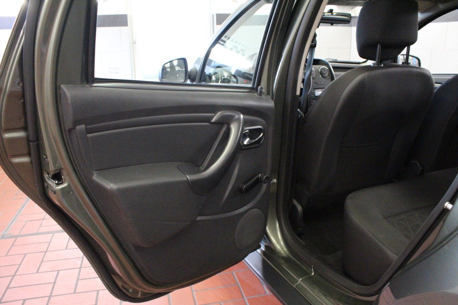 Fahrzeugabbildung Dacia Duster Blue dCi 110 Laureate *4x4 *