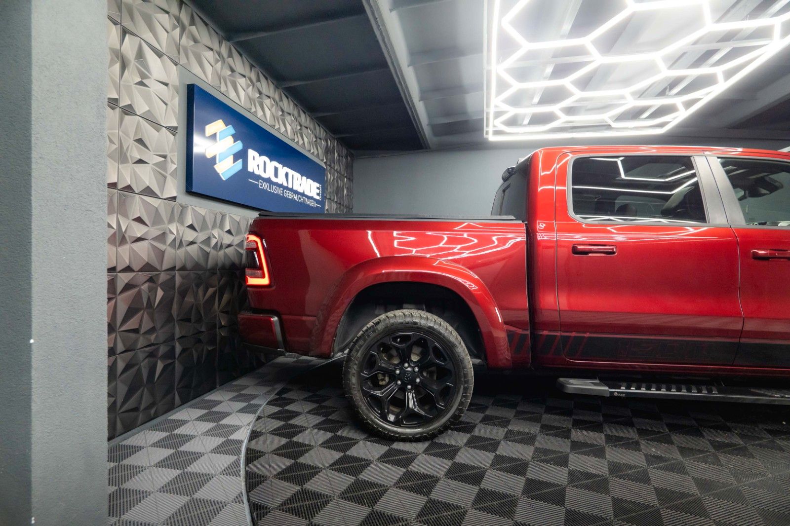 Fahrzeugabbildung Dodge RAM 5.7 V8 HEMI 4x4 LIMITED NightEdition Offroad