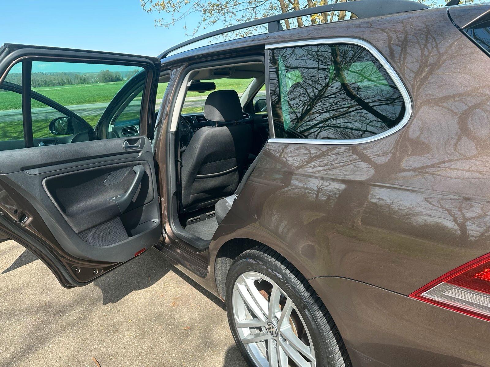 Volkswagen  2011 — photo 12
