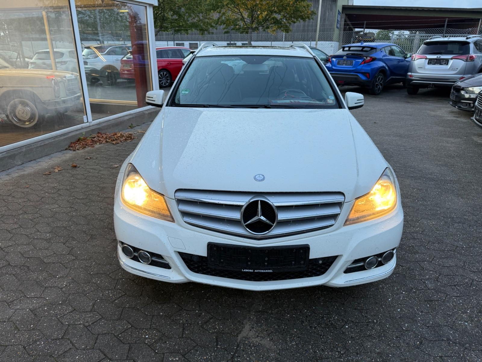 Mercedes-Benz C220 2011 — photo 8