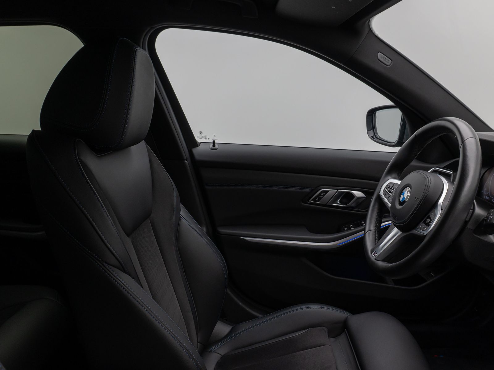 Fahrzeugabbildung BMW 330i M Sport Kamera DAB CockPitPr AHK Alarm 19"
