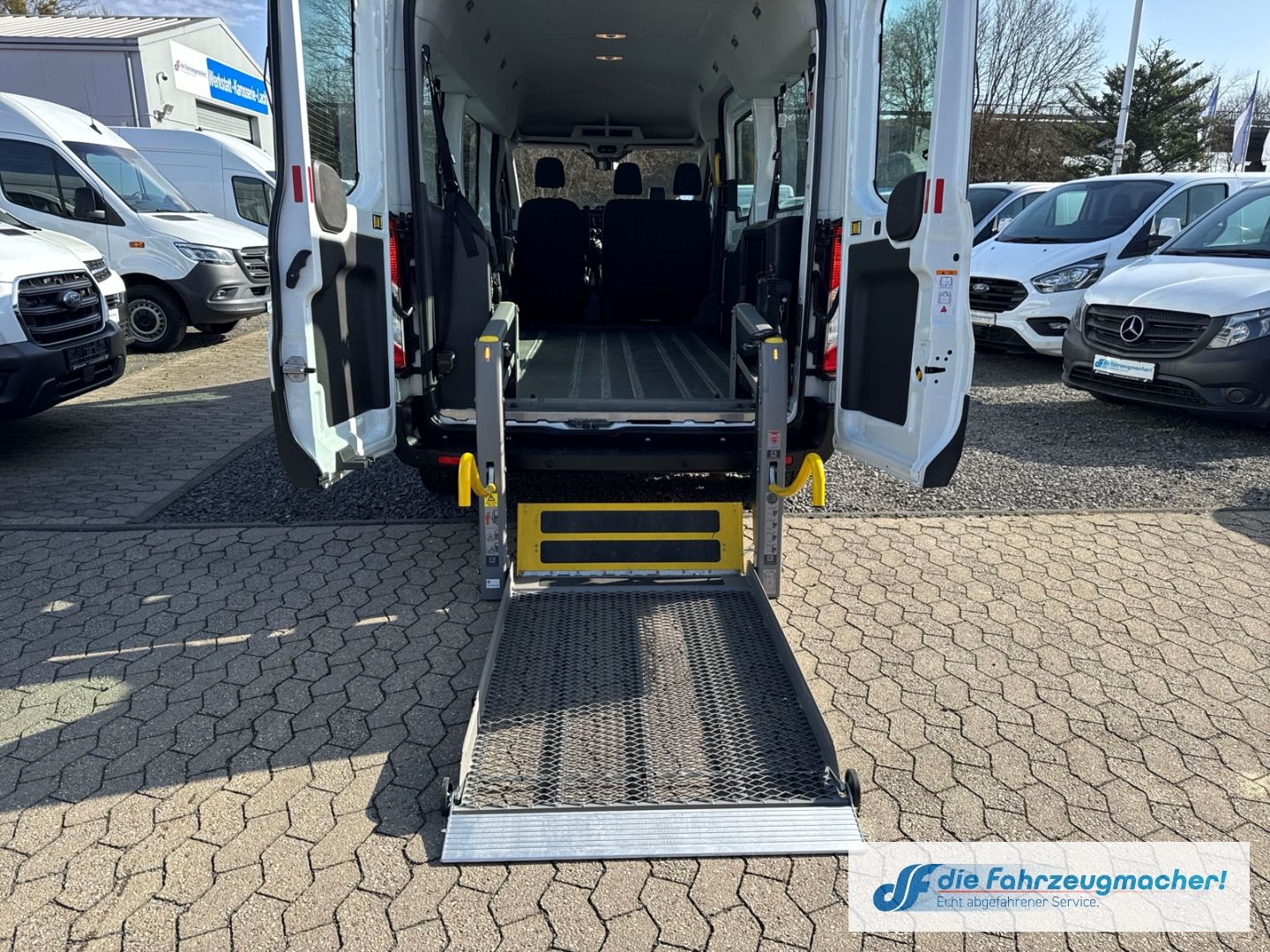 Fahrzeugabbildung Ford Transit Kombi 350 L3 Trend LIFT* Temp Tel.-Vorb.