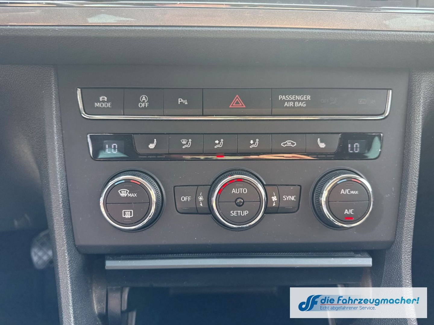 Fahrzeugabbildung SEAT Leon FR Sportpaket Memory Sitze LED *EXPORT