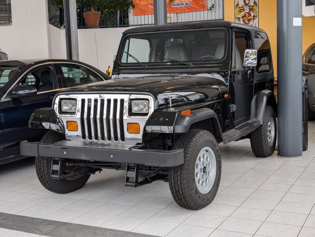 Jeep Wrangler 2.5.  AHK. Allradantrieb HARDTOP