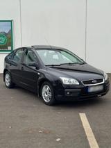 Ford Focus 1.6 MK2 Ghia Model + TÜV Neu - Ford Focus aus 2006: Ghia