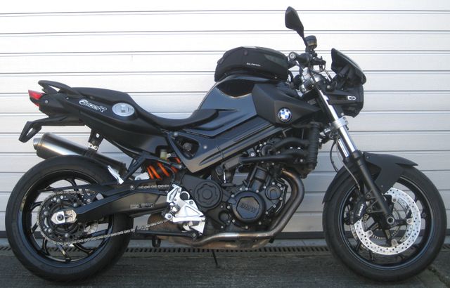 BMW F 800 R ABS, Scheckheft kpl. Reifen 90 %