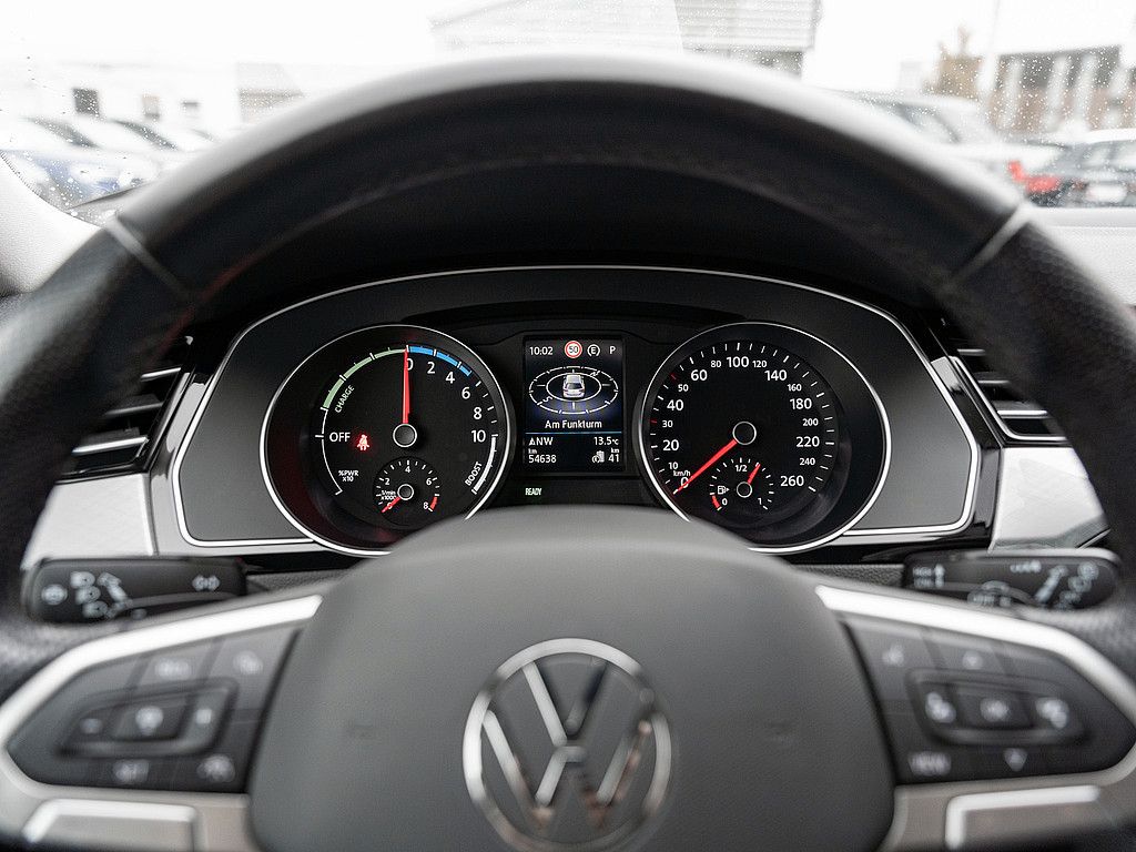 Fahrzeugabbildung Volkswagen Passat Variant GTE AHK NAVI ACC LED